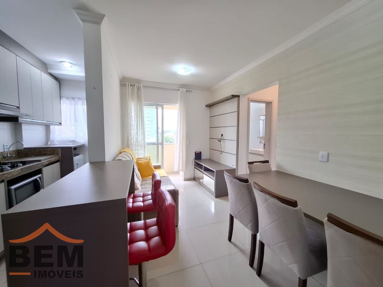 Apartamento para Locação com 2 quartos e 51m² no bairro Cordeiros, em Itajaí