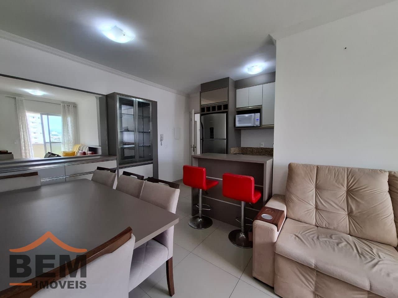 Apartamento para Locação com 2 quartos e 51m² no bairro Cordeiros, em Itajaí