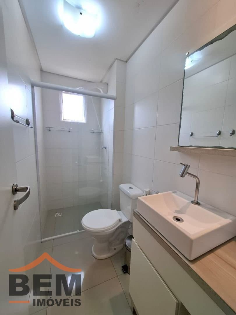 Apartamento para Locação com 2 quartos e 51m² no bairro Cordeiros, em Itajaí