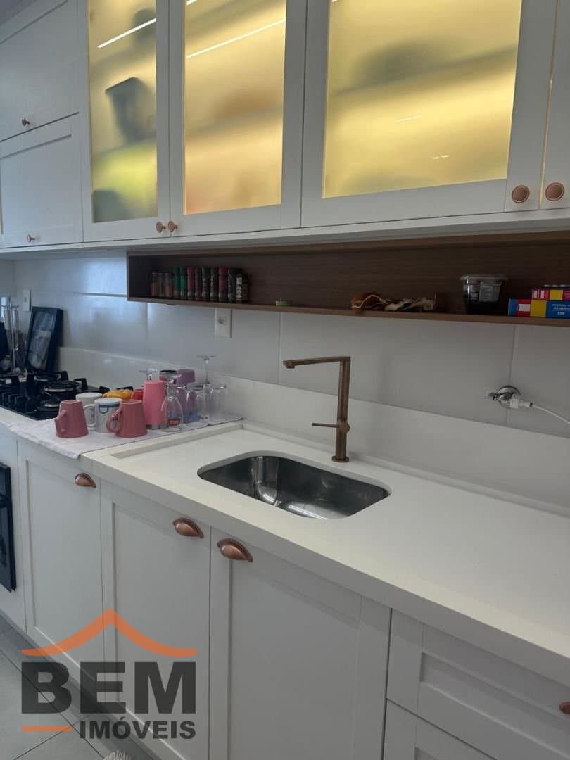 Apartamento para Venda com 3 quartos e 85m² no bairro Vila Operária, em Itajaí: 07 - COZINHA