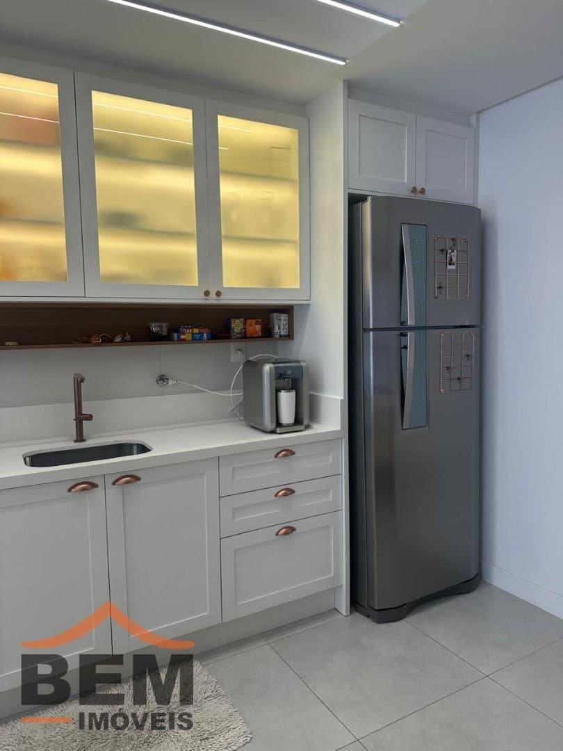 Apartamento para Venda com 3 quartos e 85m² no bairro Vila Operária, em Itajaí: 06 - COZINHA