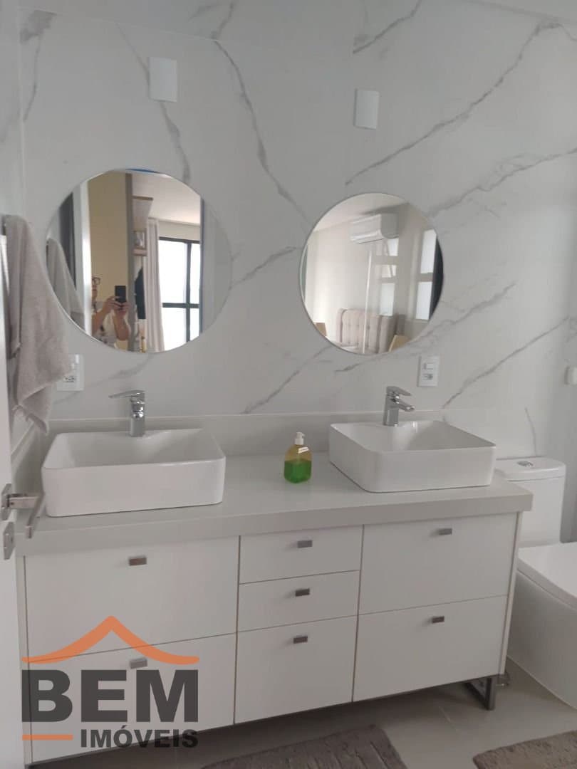 Apartamento para Venda com 3 quartos e 135m² no bairro Centro, em Balneário Piçarras