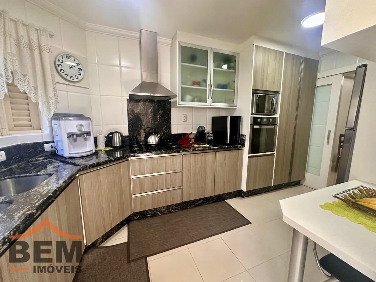 Apartamento para Venda com 4 quartos e 255m² no bairro Centro, em Itajaí