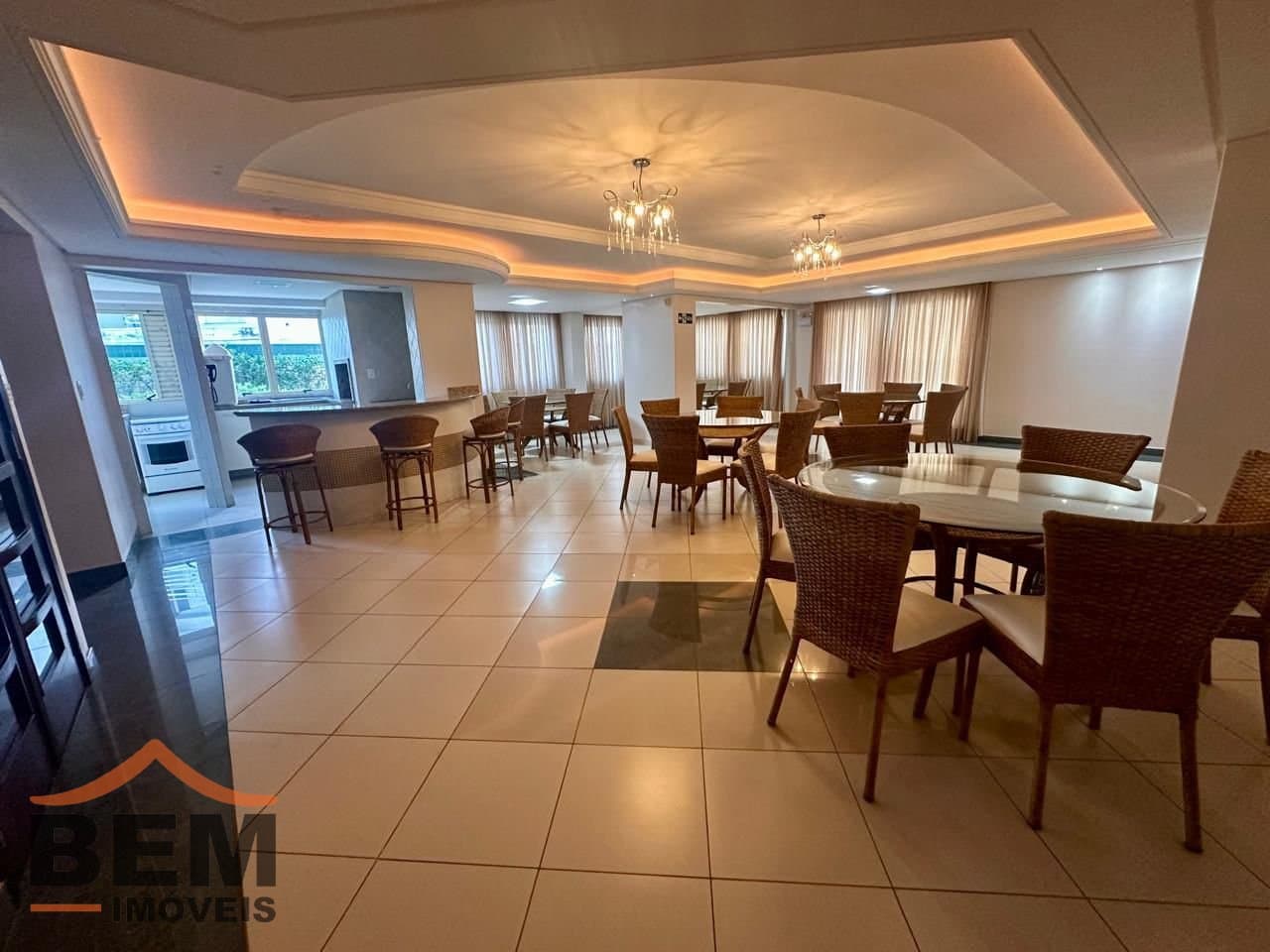Apartamento para Venda com 4 quartos e 255m² no bairro Centro, em Itajaí