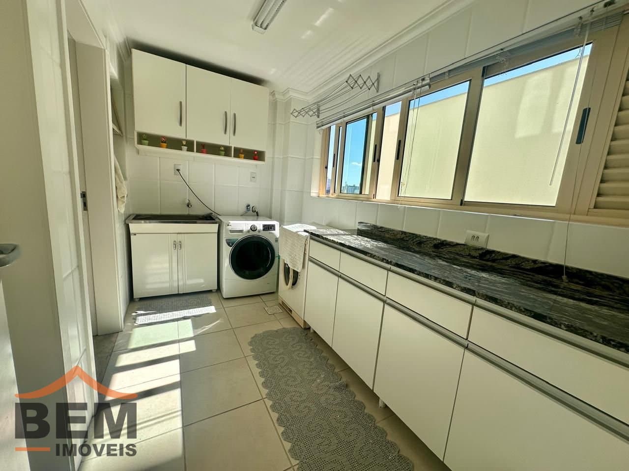 Apartamento para Venda com 4 quartos e 255m² no bairro Centro, em Itajaí