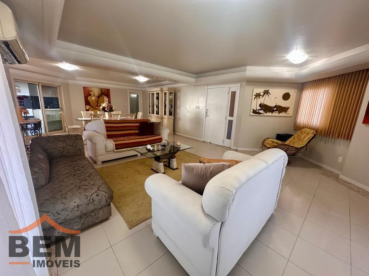 Apartamento para Venda com 4 quartos e 255m² no bairro Centro, em Itajaí