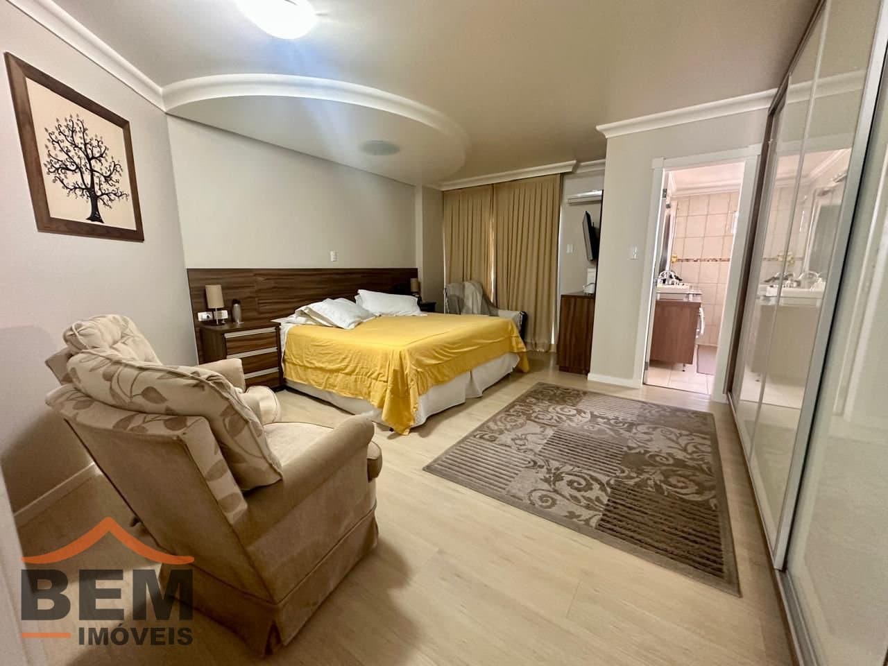 Apartamento para Venda com 4 quartos e 255m² no bairro Centro, em Itajaí