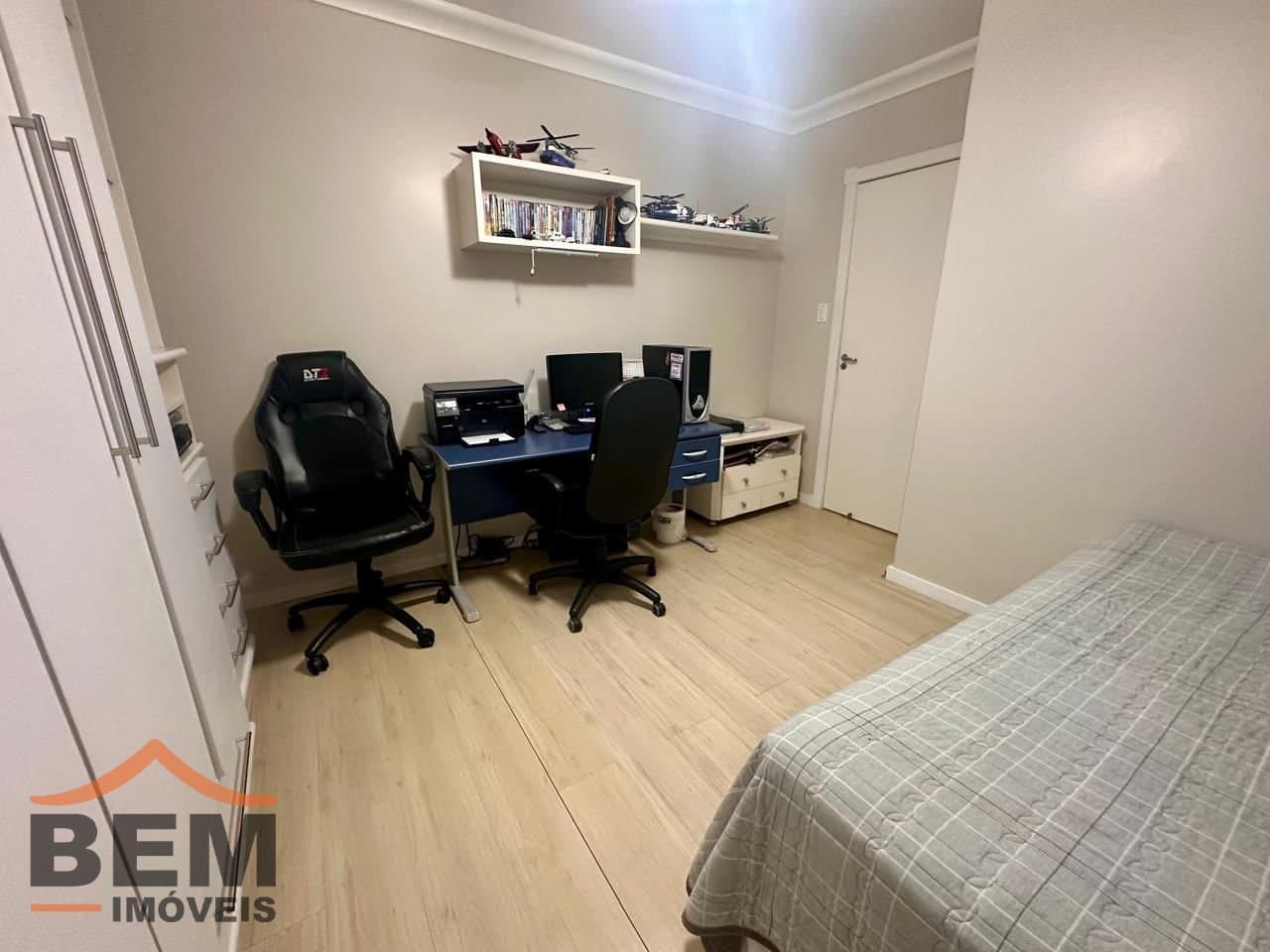 Apartamento para Venda com 4 quartos e 255m² no bairro Centro, em Itajaí