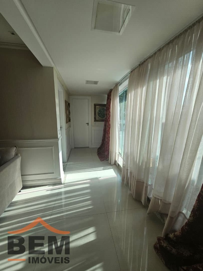 Apartamento para Venda com 3 quartos e 322m² no bairro Vila Operária, em Itajaí
