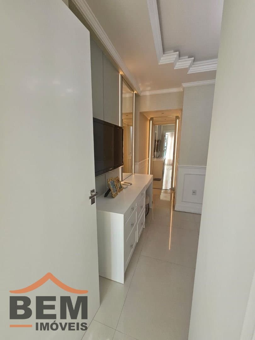 Apartamento para Venda com 3 quartos e 322m² no bairro Vila Operária, em Itajaí