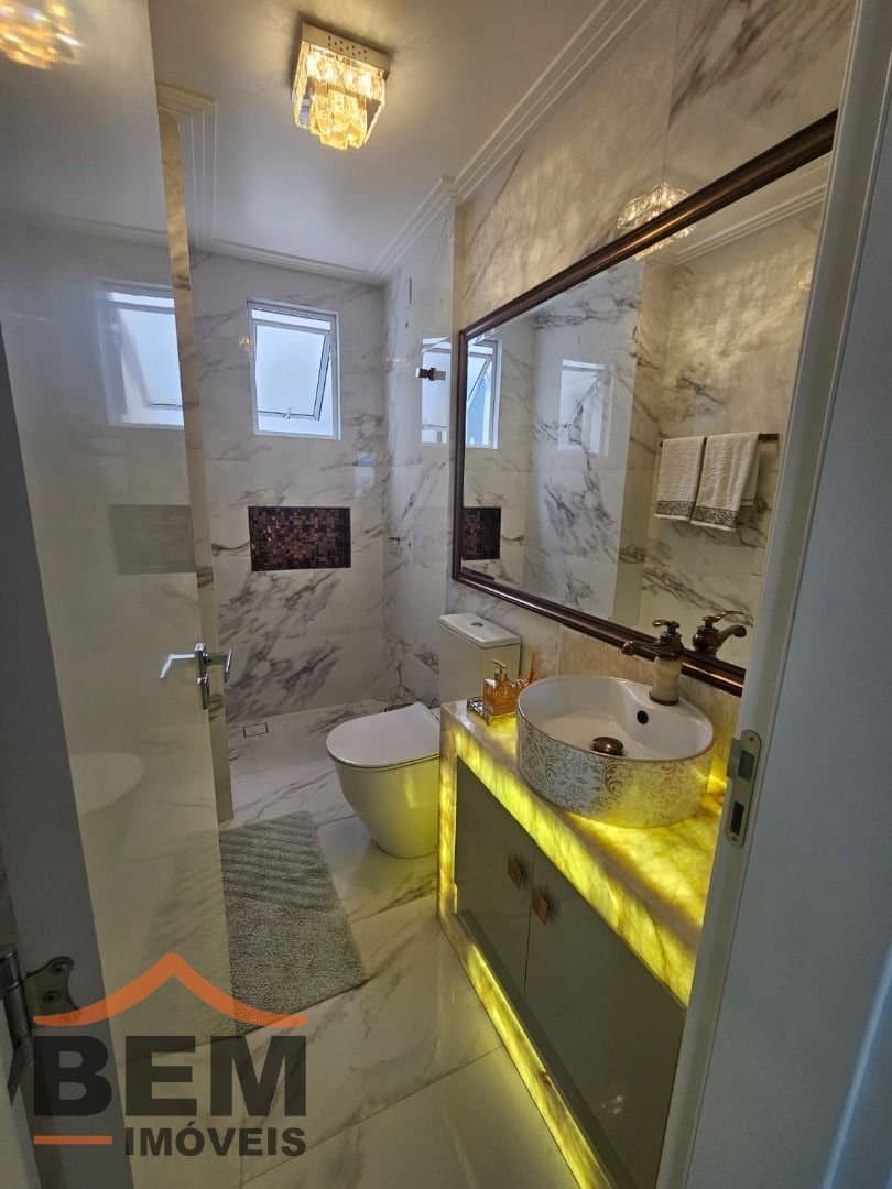 Apartamento para Venda com 3 quartos e 322m² no bairro Vila Operária, em Itajaí