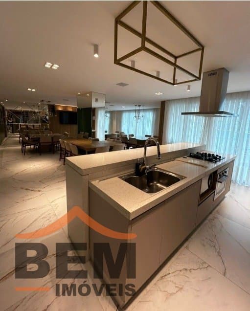 Apartamento para Venda com 2 quartos e 70m² no bairro Centro, em Itajaí