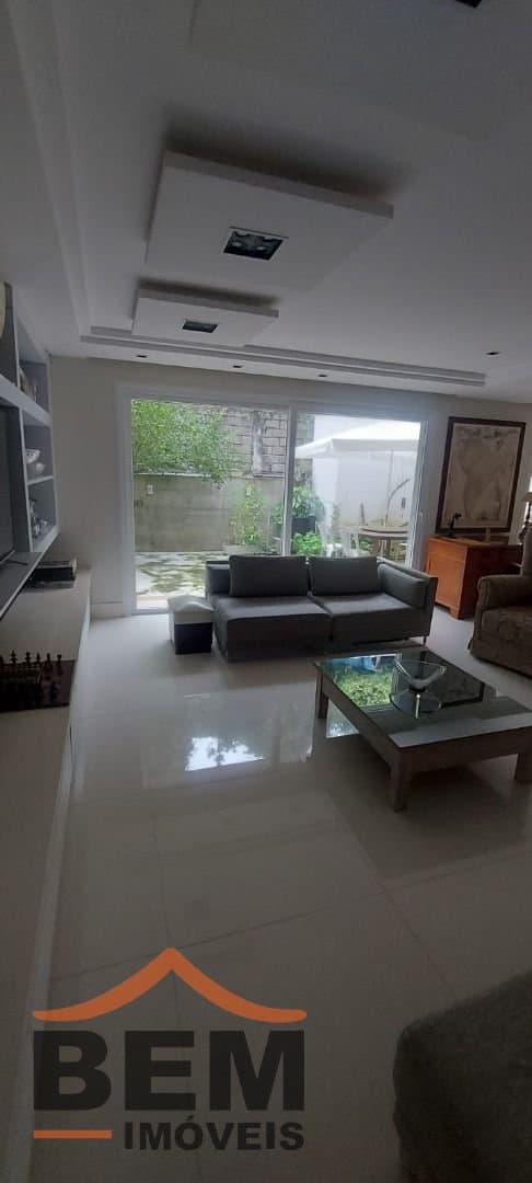 Casa para Venda com 5 quartos e 445m² no bairro Praia dos Amores, em Balneário Camboriú