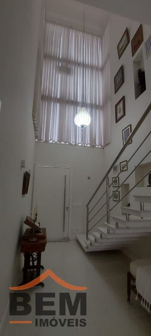 Casa para Venda com 5 quartos e 445m² no bairro Praia dos Amores, em Balneário Camboriú
