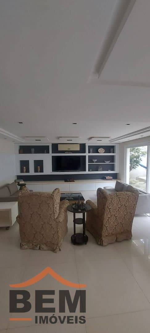 Casa para Venda com 5 quartos e 445m² no bairro Praia dos Amores, em Balneário Camboriú