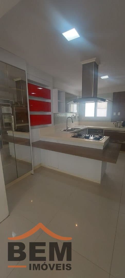 Casa para Venda com 5 quartos e 445m² no bairro Praia dos Amores, em Balneário Camboriú
