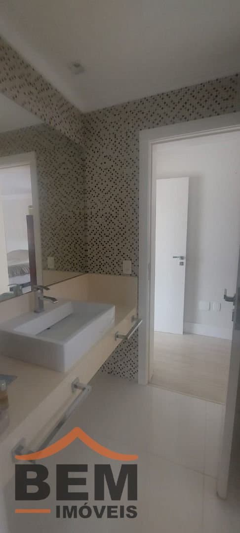 Casa para Venda com 5 quartos e 445m² no bairro Praia dos Amores, em Balneário Camboriú