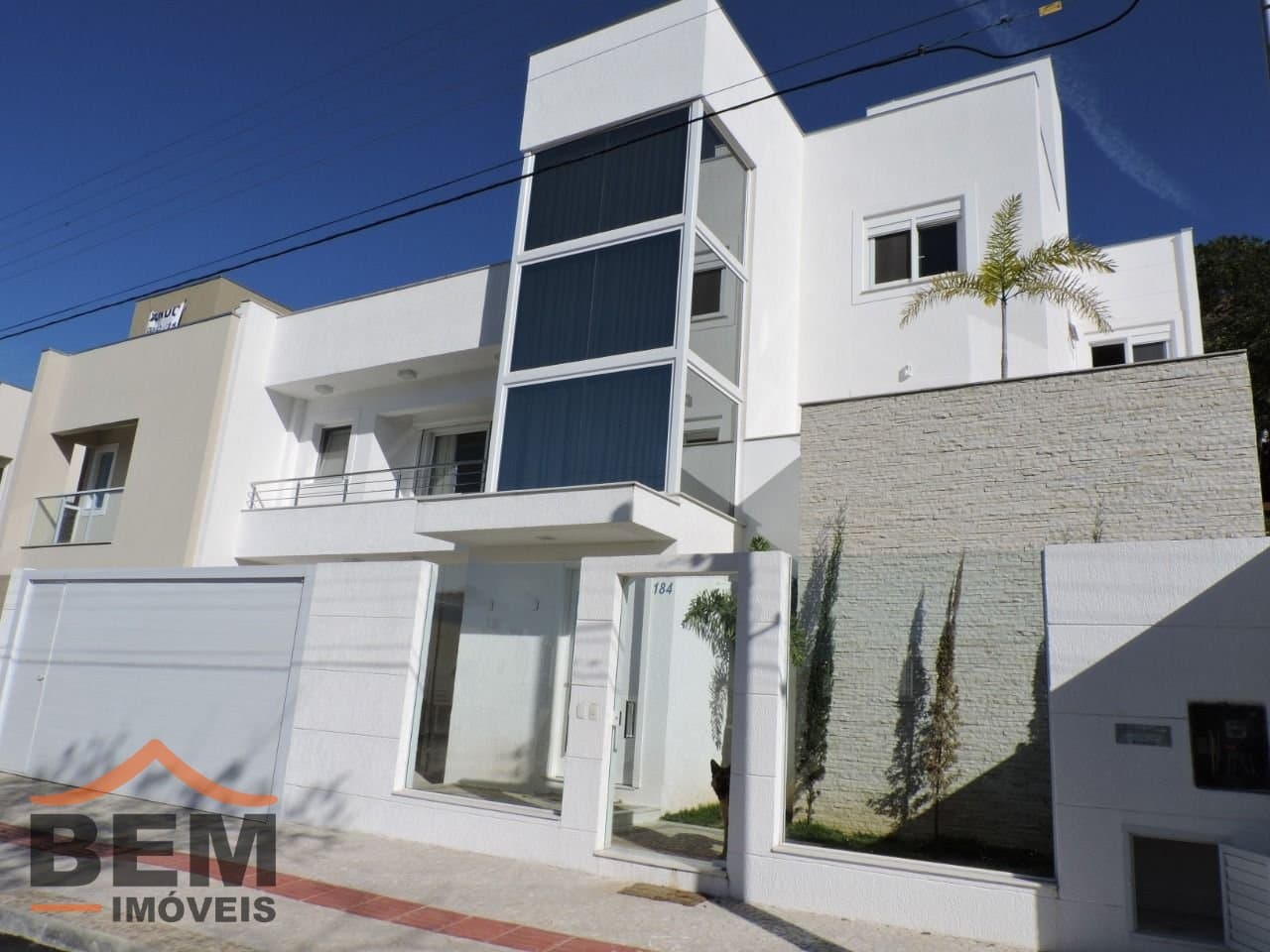 Casa para Venda com 5 quartos e 445m² no bairro Praia dos Amores, em Balneário Camboriú
