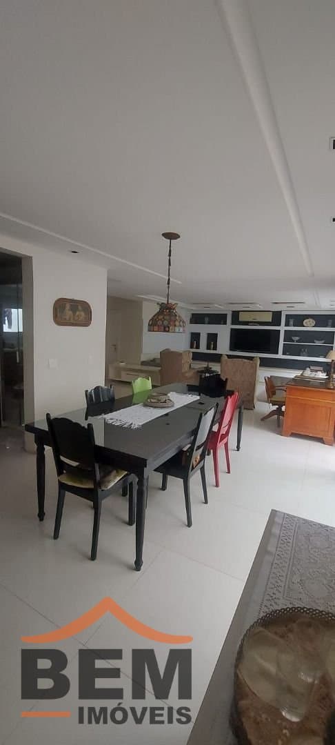 Casa para Venda com 5 quartos e 445m² no bairro Praia dos Amores, em Balneário Camboriú