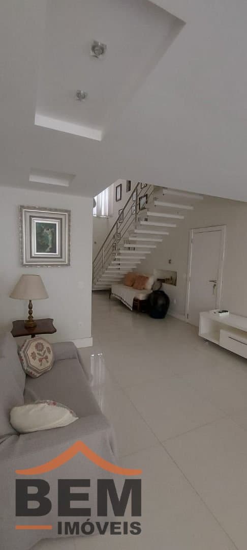 Casa para Venda com 5 quartos e 445m² no bairro Praia dos Amores, em Balneário Camboriú