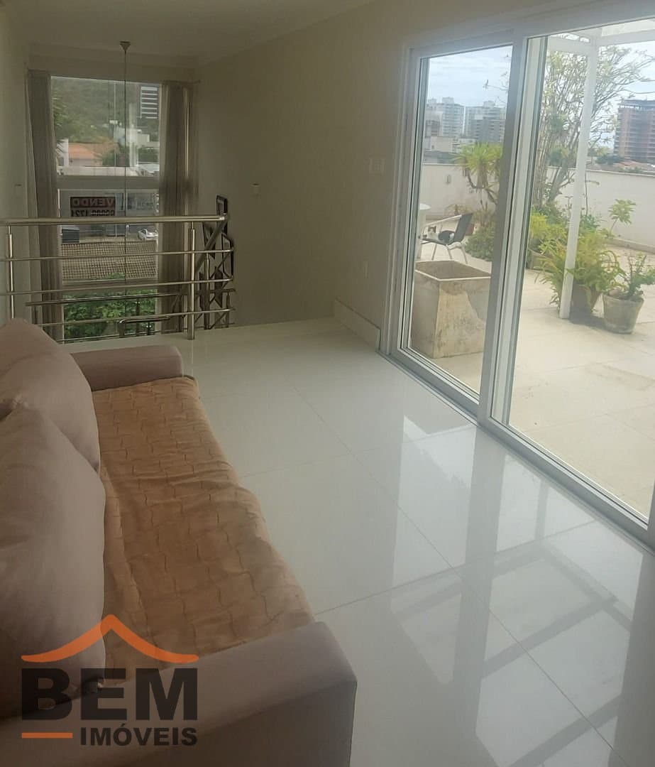 Casa para Venda com 5 quartos e 445m² no bairro Praia dos Amores, em Balneário Camboriú