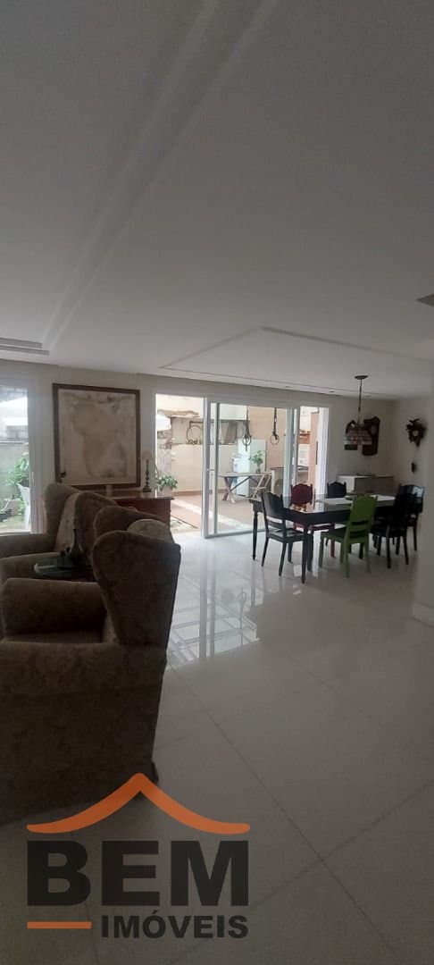 Casa para Venda com 5 quartos e 445m² no bairro Praia dos Amores, em Balneário Camboriú
