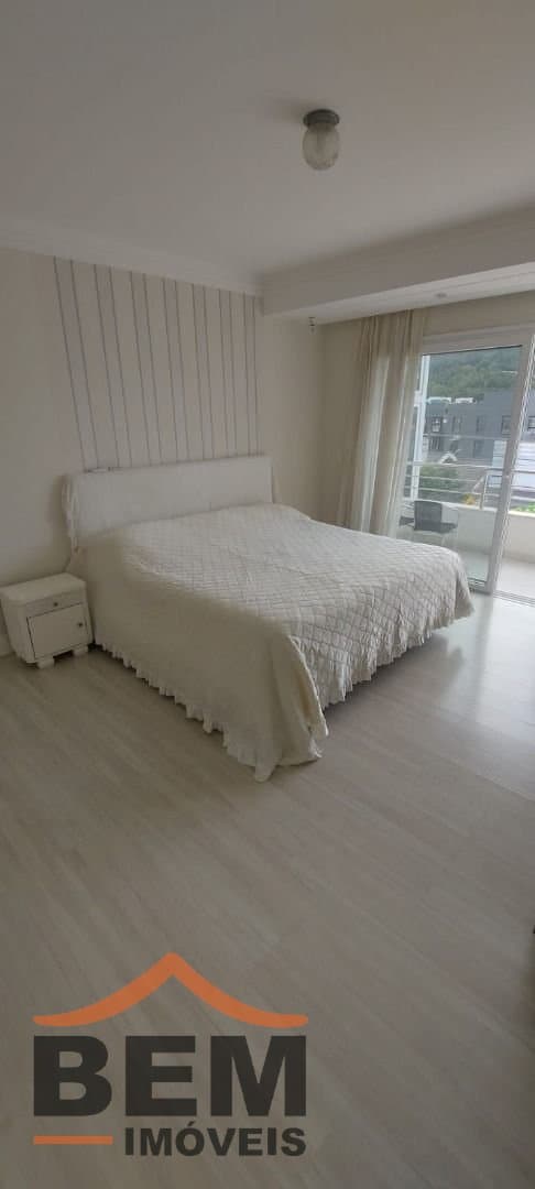 Casa para Venda com 5 quartos e 445m² no bairro Praia dos Amores, em Balneário Camboriú