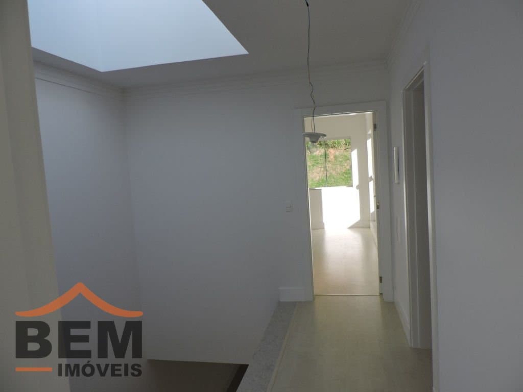 Casa para Venda com 3 quartos e 176m² no bairro Praia dos Amores, em Balneário Camboriú