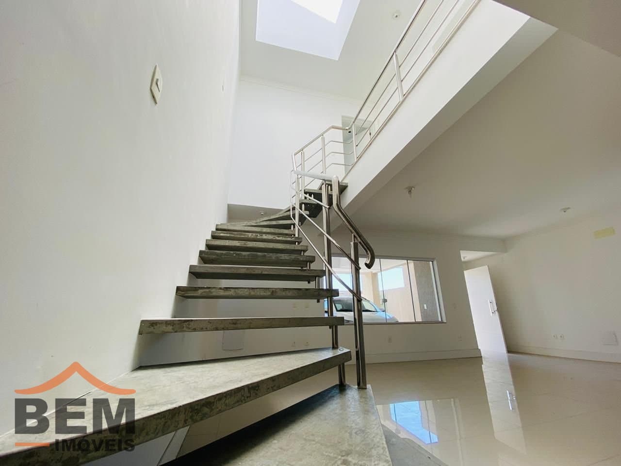 Casa para Venda com 3 quartos e 176m² no bairro Praia dos Amores, em Balneário Camboriú