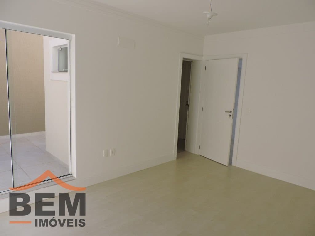 Casa para Venda com 3 quartos e 176m² no bairro Praia dos Amores, em Balneário Camboriú