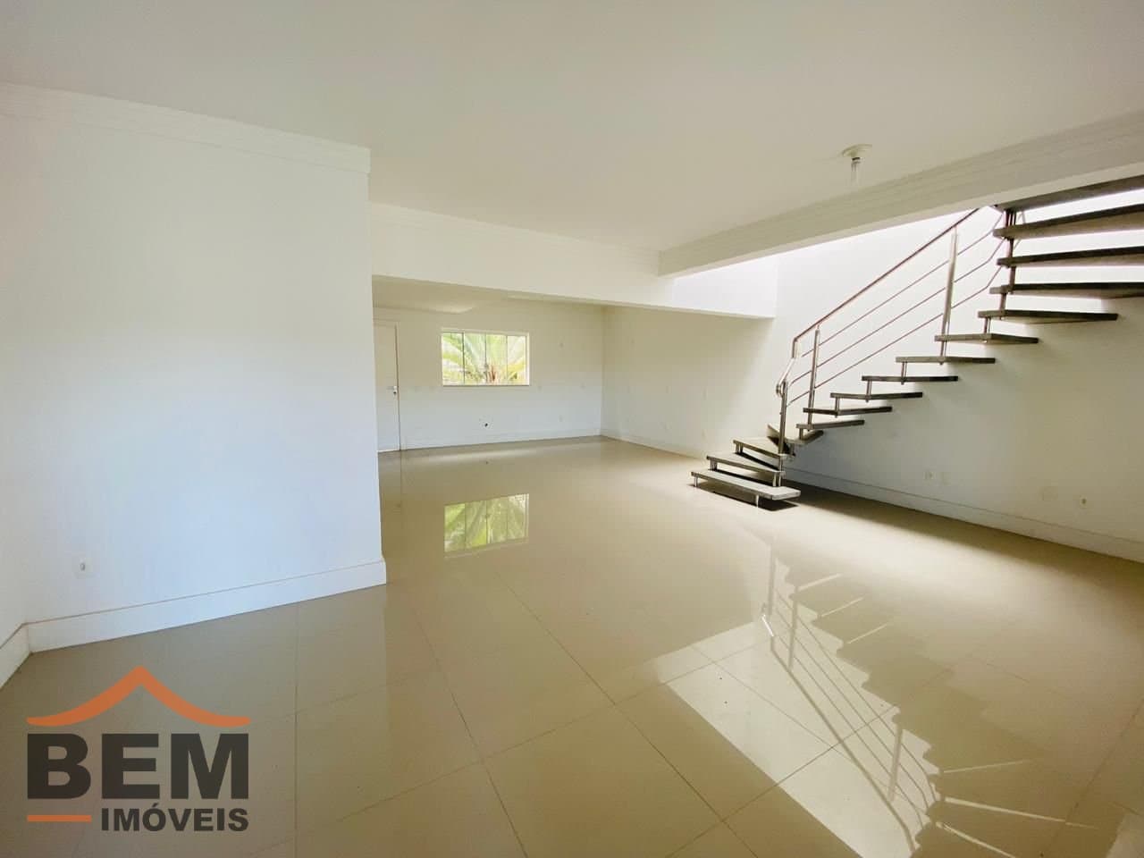 Casa para Venda com 3 quartos e 176m² no bairro Praia dos Amores, em Balneário Camboriú