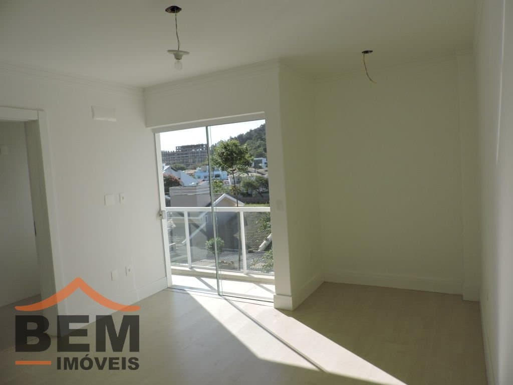 Casa para Venda com 3 quartos e 176m² no bairro Praia dos Amores, em Balneário Camboriú