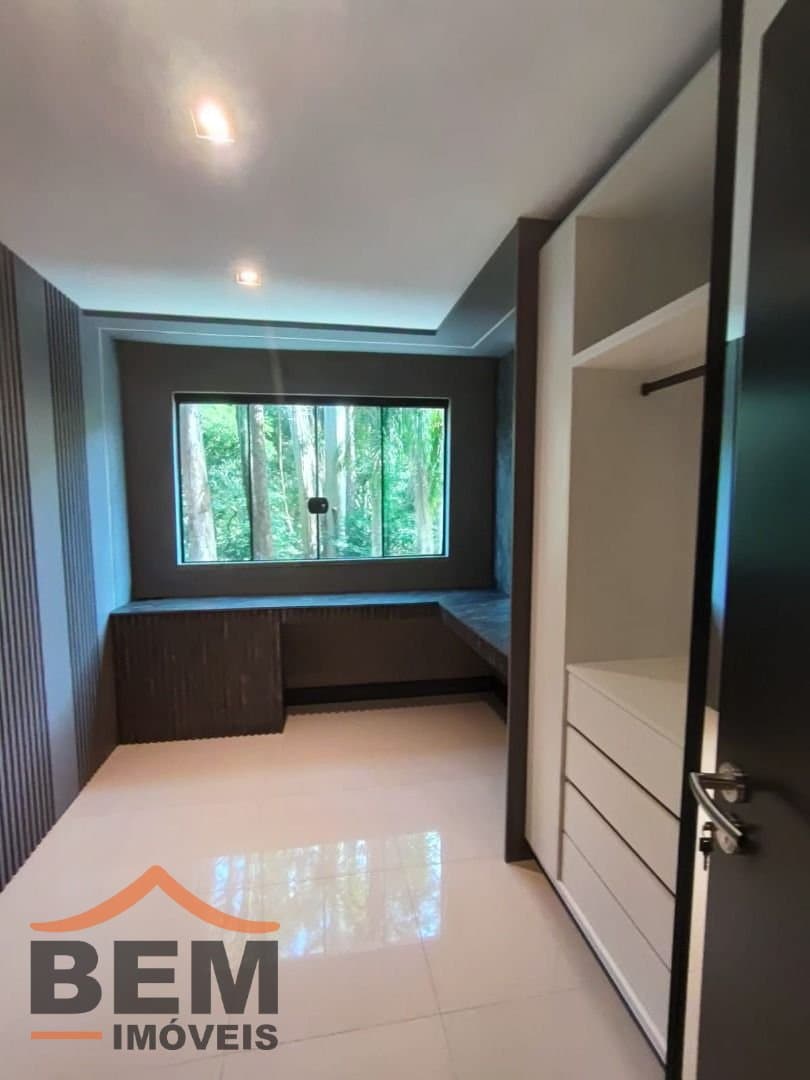 Apartamento para Venda com 3 quartos e 149m² no bairro Cabeçudas, em Itajaí