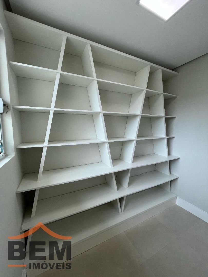 Apartamento para Venda com 5 quartos e 296m² no bairro Cabeçudas, em Itajaí