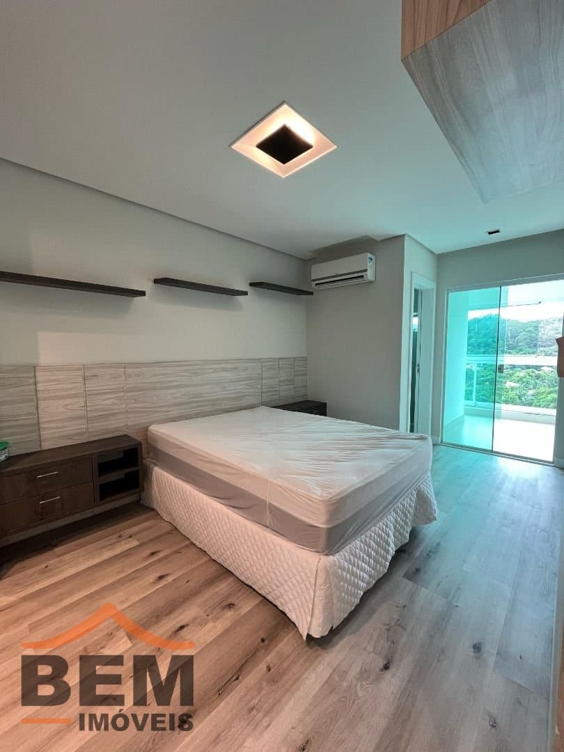 Apartamento para Venda com 5 quartos e 296m² no bairro Cabeçudas, em Itajaí