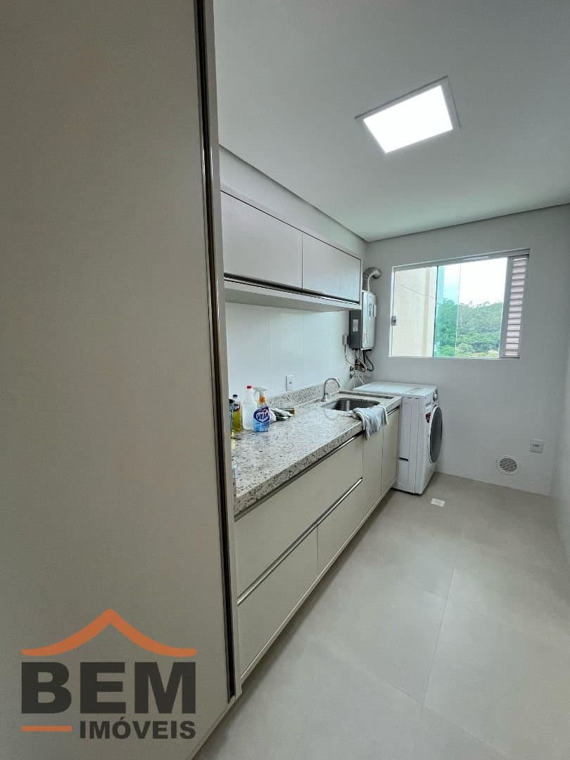 Apartamento para Venda com 5 quartos e 296m² no bairro Cabeçudas, em Itajaí