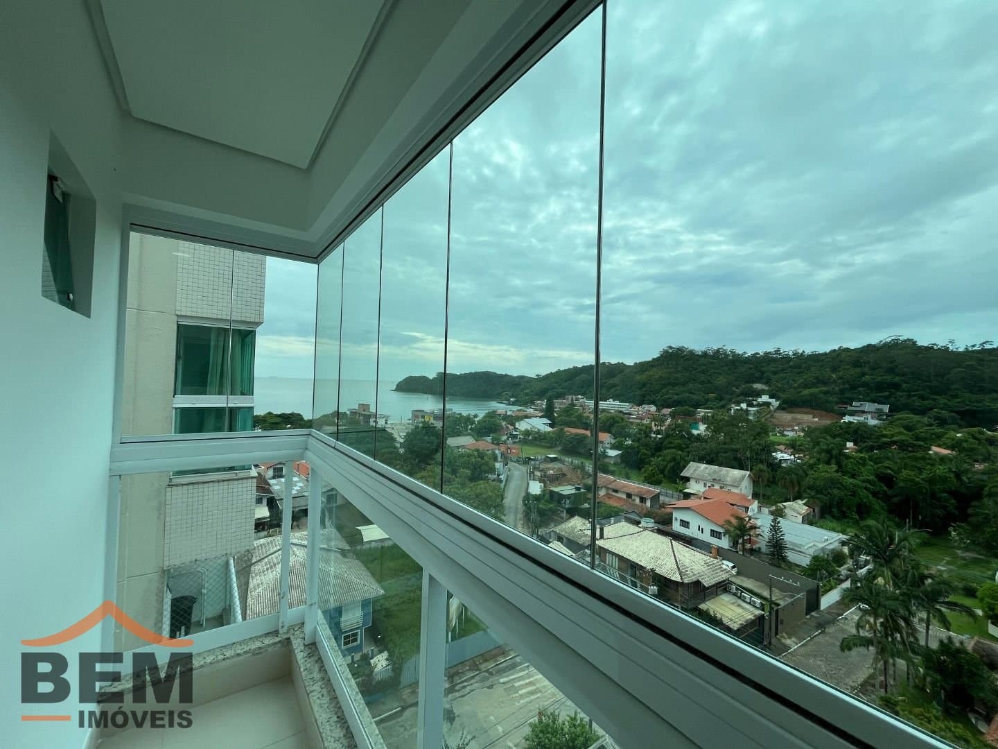 Apartamento para Venda com 5 quartos e 296m² no bairro Cabeçudas, em Itajaí