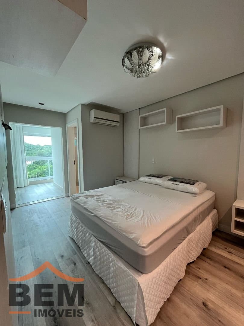 Apartamento para Venda com 5 quartos e 296m² no bairro Cabeçudas, em Itajaí