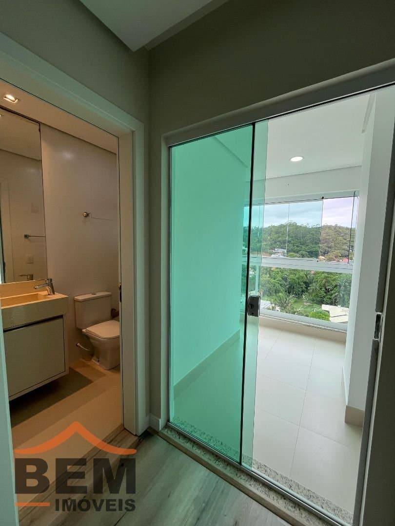 Apartamento para Venda com 5 quartos e 296m² no bairro Cabeçudas, em Itajaí