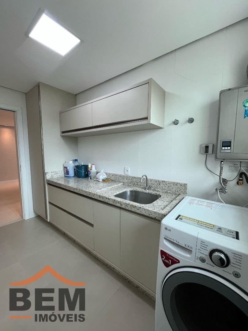 Apartamento para Venda com 5 quartos e 296m² no bairro Cabeçudas, em Itajaí