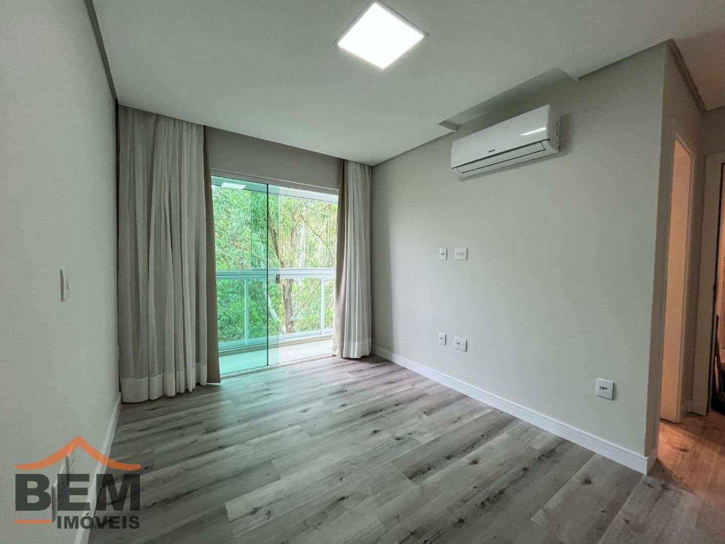 Apartamento para Venda com 5 quartos e 296m² no bairro Cabeçudas, em Itajaí