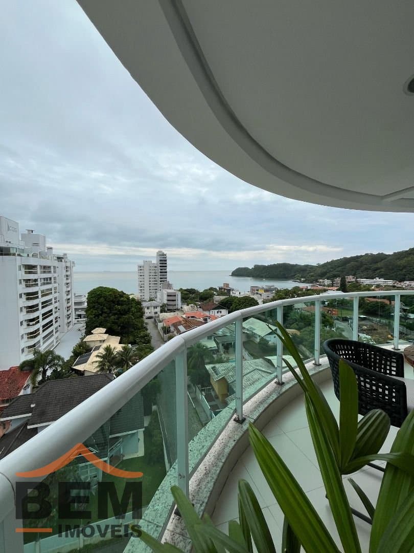 Apartamento para Venda com 5 quartos e 296m² no bairro Cabeçudas, em Itajaí