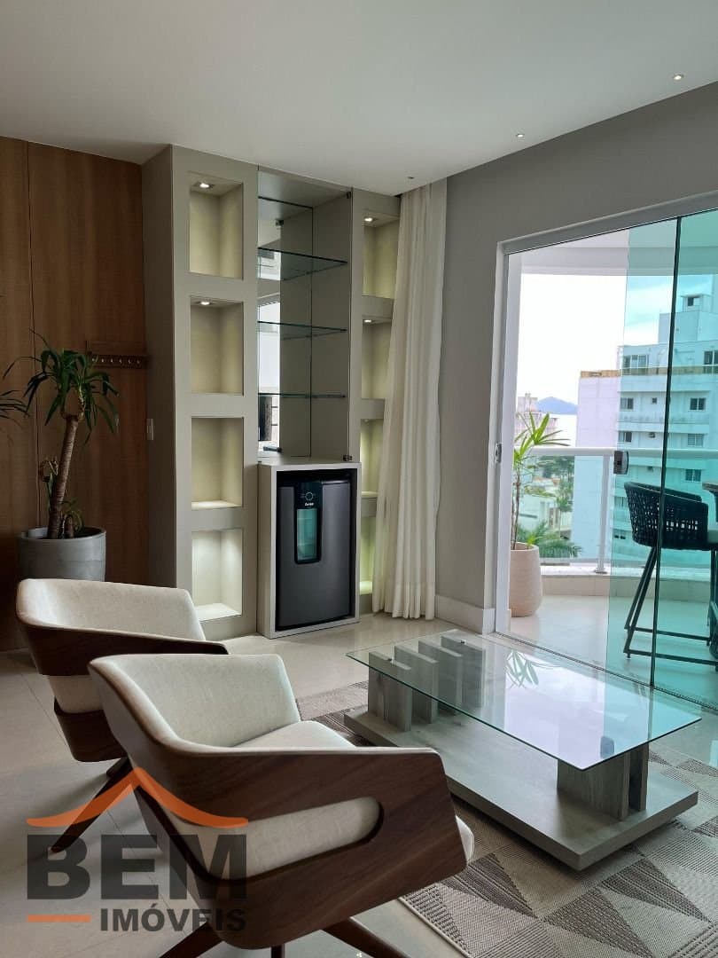 Apartamento para Venda com 5 quartos e 296m² no bairro Cabeçudas, em Itajaí