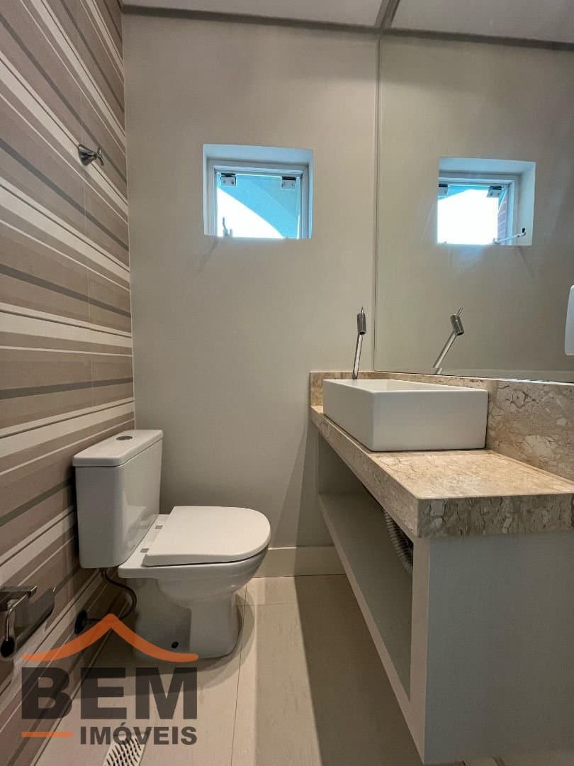 Apartamento para Venda com 5 quartos e 296m² no bairro Cabeçudas, em Itajaí