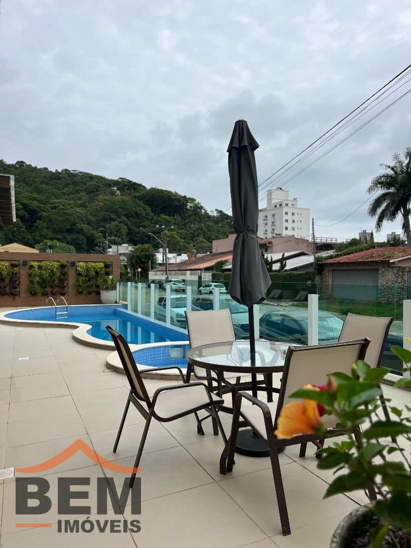 Apartamento para Venda com 5 quartos e 296m² no bairro Cabeçudas, em Itajaí