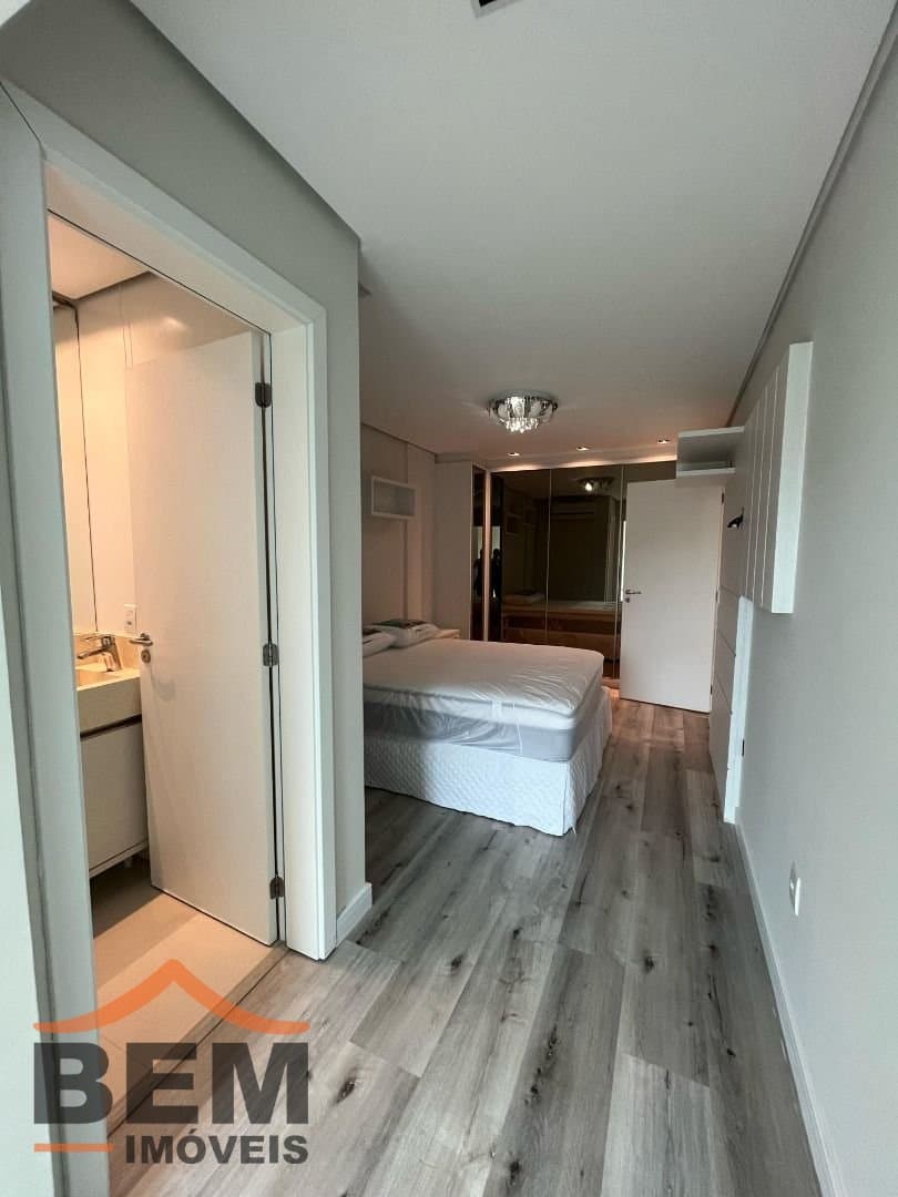 Apartamento para Venda com 5 quartos e 296m² no bairro Cabeçudas, em Itajaí