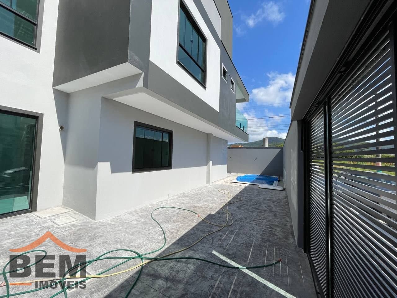 Casa para Venda com 3 quartos e 107m² no bairro Bairro Rio Pequeno, em Camboriú