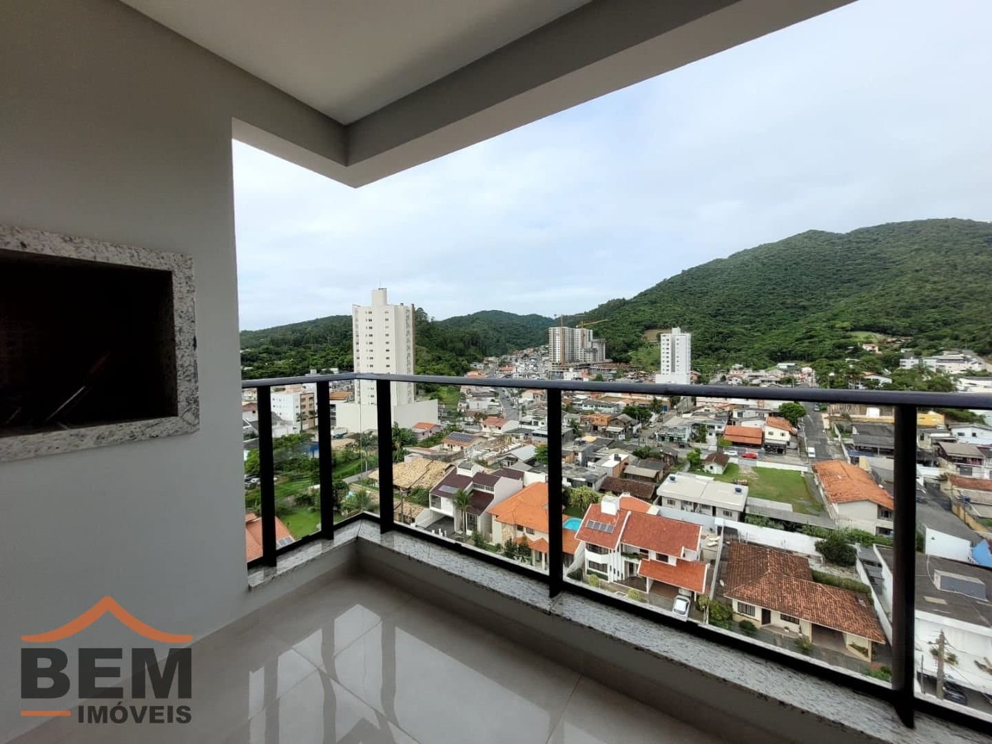 Apartamento com 2 quartos e 74m² no bairro Fazenda, em Itajaí