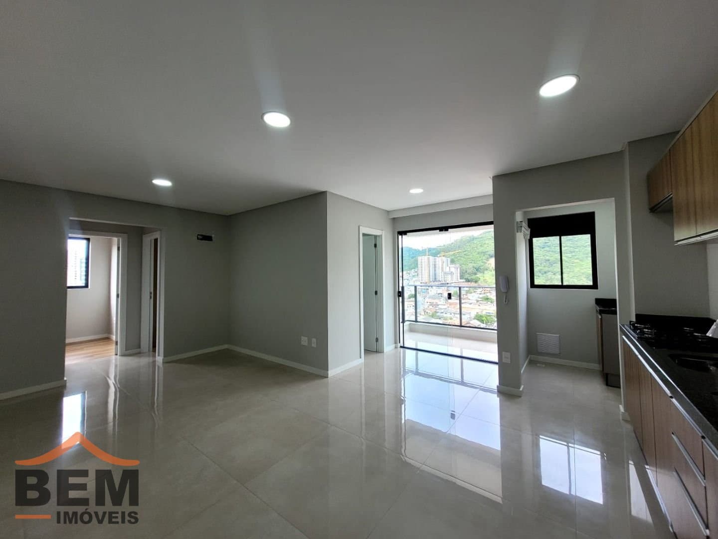 Apartamento com 2 quartos e 74m² no bairro Fazenda, em Itajaí