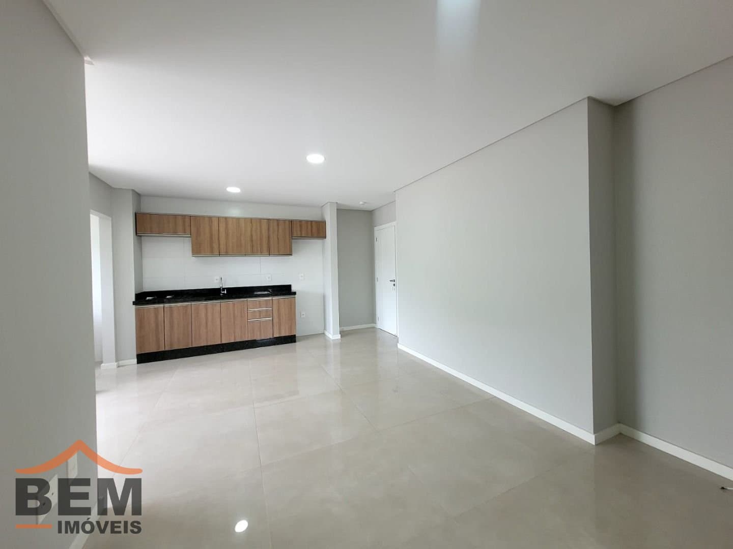 Apartamento com 2 quartos e 74m² no bairro Fazenda, em Itajaí